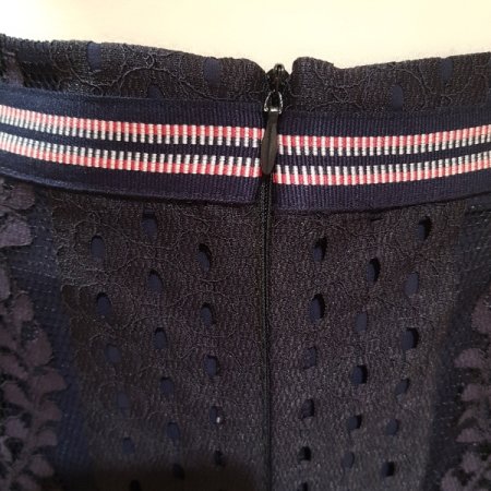 레이스 펀칭 스커트