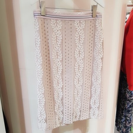 레이스 펀칭 스커트