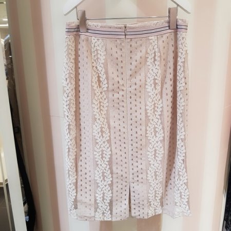 레이스 펀칭 스커트