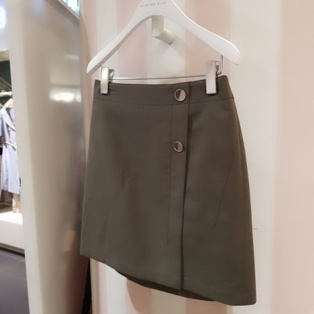 버튼 포인트 스커트