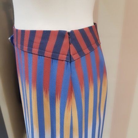 큐브 스트라이프 스커트