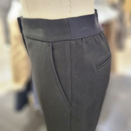 허리뒷 레터링 밴딩 기모 팬츠