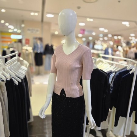 브이넥 볼륨 반팔 니트