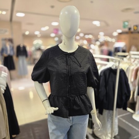 앞버튼 리본 블라우스