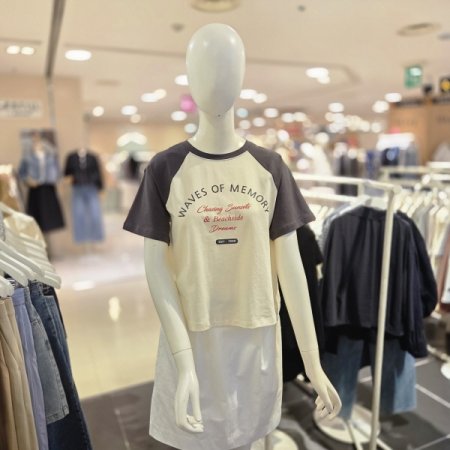 라운드넥 레터링 배색 티셔츠