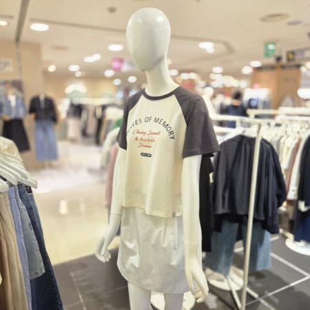 라운드넥 레터링 배색 티셔츠