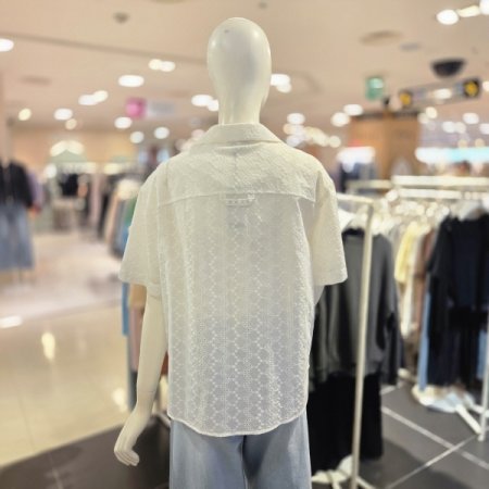 펀칭형 카라 셔츠 블라우스