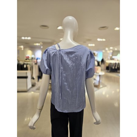 어깨끈 언발 브이넥 블라우스 