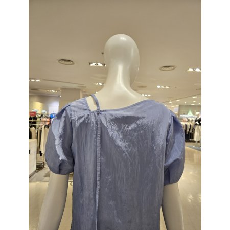 어깨끈 언발 브이넥 블라우스 