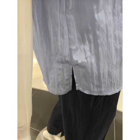 어깨끈 언발 브이넥 블라우스 