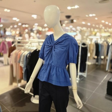 가슴 조임 브이넥 볼륨 블라우스