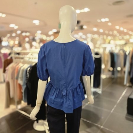 가슴 조임 브이넥 볼륨 블라우스