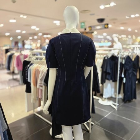 라운드 배색 카라 미니 스커트