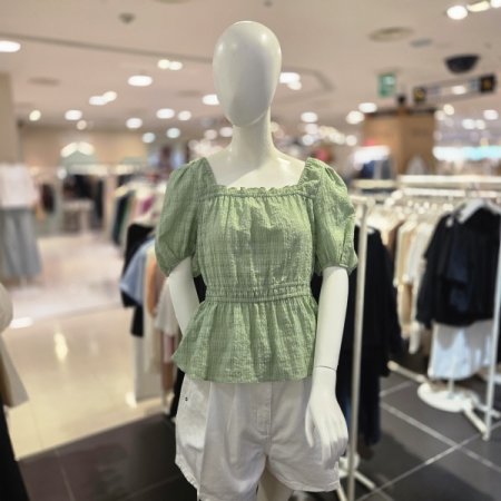 스퀘어넥 리본형 볼륨소매 블라우스
