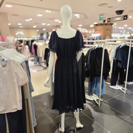 스퀘어넥 프릴 원피스