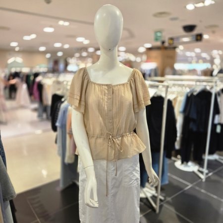 스퀘어넥 프릴 블라우스