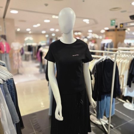 슬림핏 자수 하프 슬리브 티셔츠