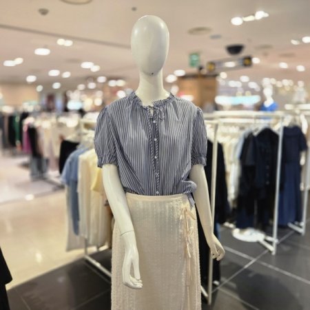 프릴 리본 넥 블라우스