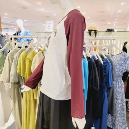 고양이프린트 긴팔티셔츠