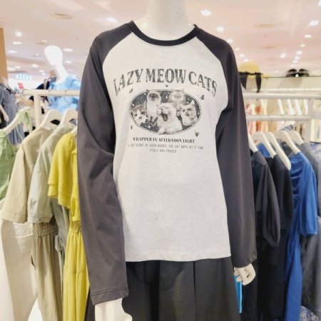고양이프린트 긴팔티셔츠