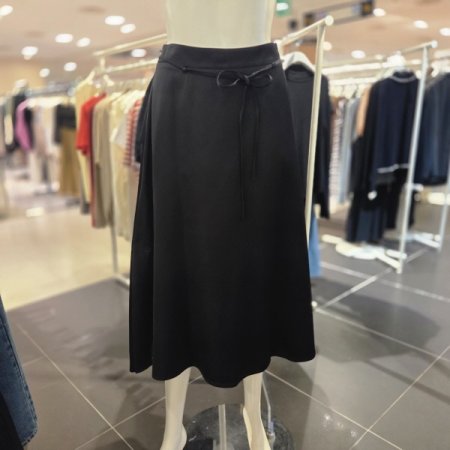 새틴 A라인 스커트