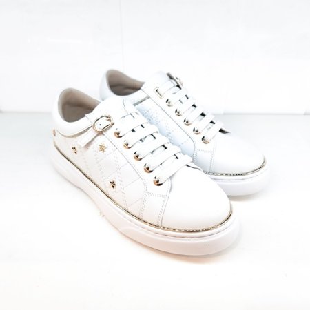 버클업스니커즈