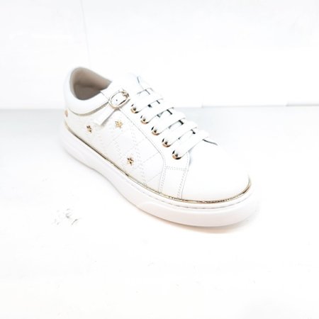 버클업스니커즈