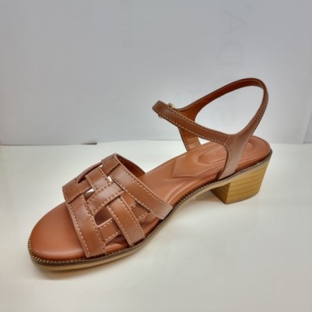 소다 여성 세미드레스 샌들