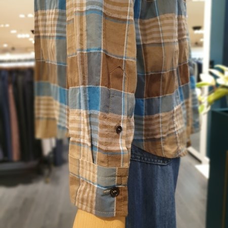 콘부체크블라우스