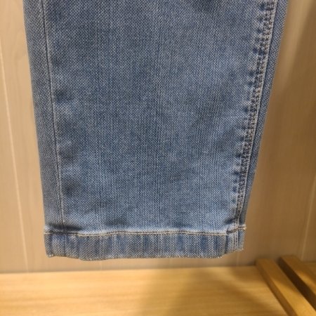 조직감이 돋보이는 워싱 데님팬츠