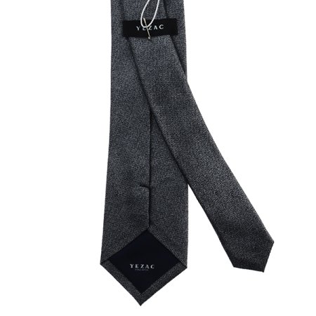 심플한 3도모티브 원포인트솔리드넥타이