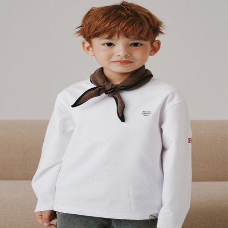  빈화이트 라운드 티셔츠