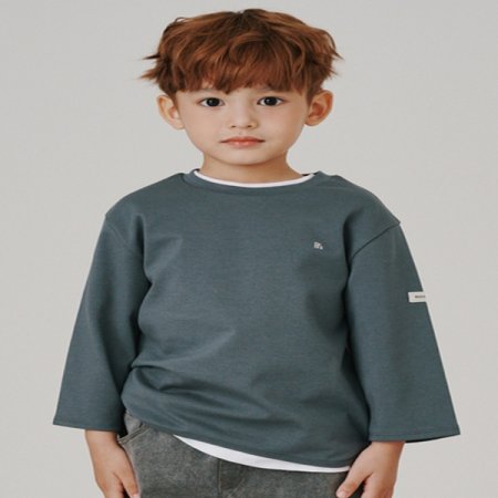 차콜 그레이 라운드 7부 소매 티셔츠