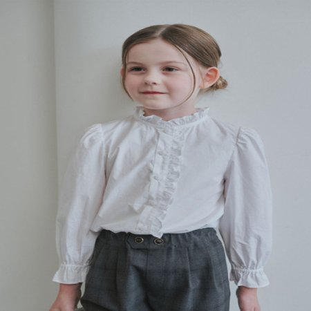 화이트 프릴 블라우스