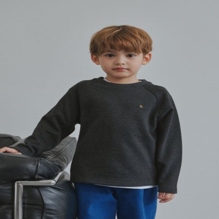 차콜 라운드넥 티셔츠