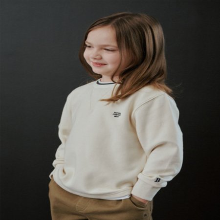 아이보리 라운드넥 티셔츠