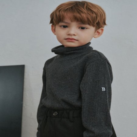 챠콜 골지 풀오버 티셔츠