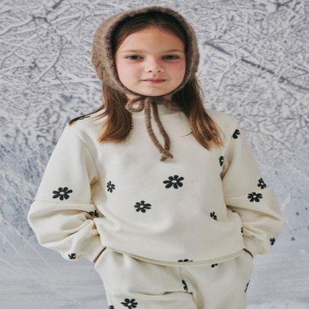 플라워 패턴 아이보리 맨투맨 티셔츠