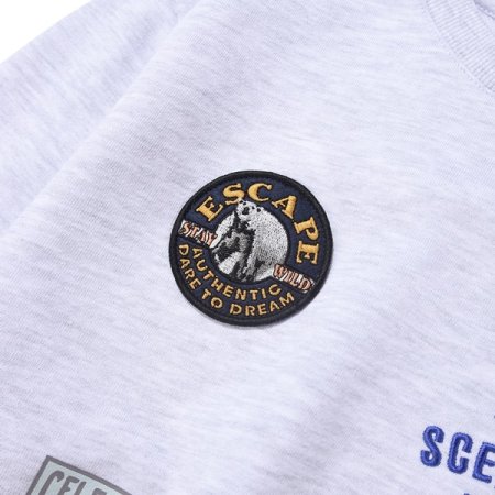 이스케이프 와펜 프린트 맨투맨