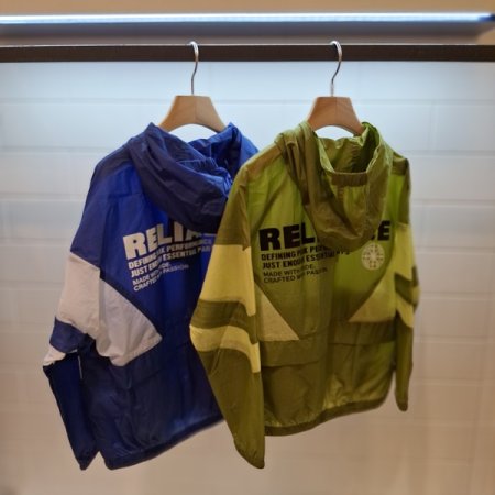 키즈 절개 배색 후드 점퍼