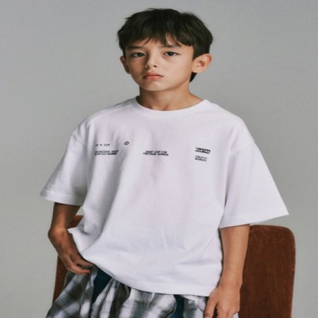 화이트 반팔 티셔츠