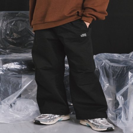 블루테일 블랙 파라슈트 팬츠