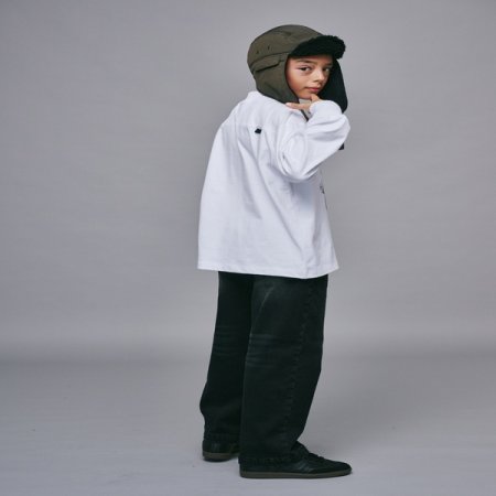 화이트 가로 절개 긴팔 티셔츠