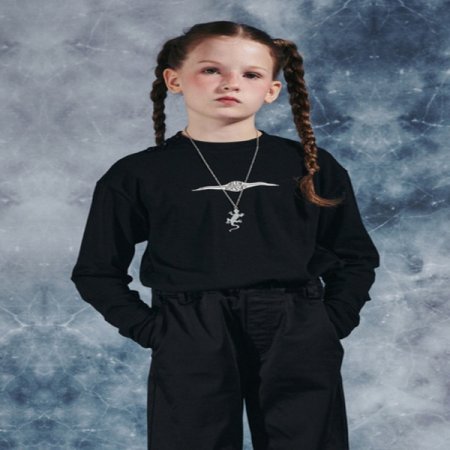 버튼 디테일 블랙 티셔츠기모