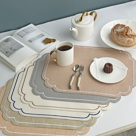 라네 자수 테이블 매트