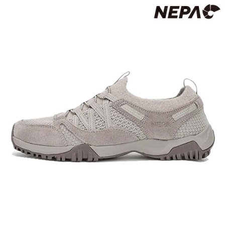 여성 클라라 하이킹 24