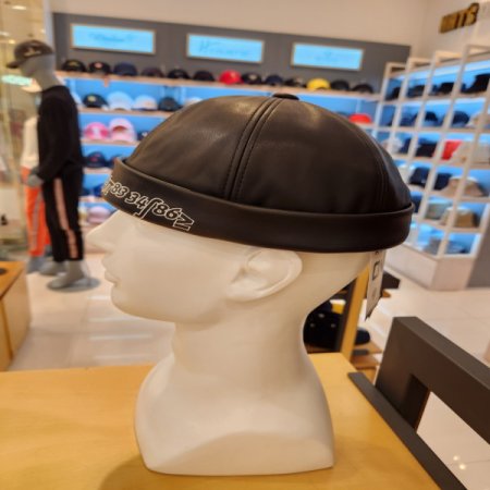 인조가죽 와치캡 모자