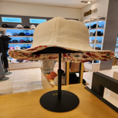 피에르가르뎅 여성 꽃무늬 벙거지