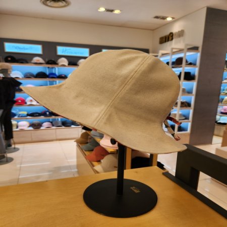 피에르가르뎅 여성 꽃무늬 벙거지