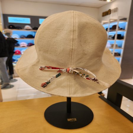 피에르가르뎅 여성 꽃무늬 벙거지